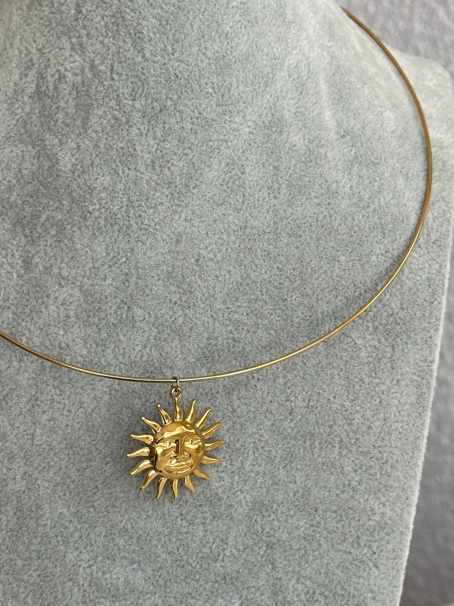 Collar Minimal Sol