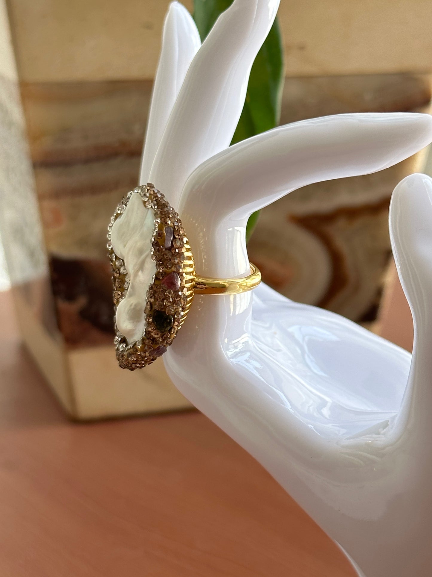 anillo perla barroca cristales