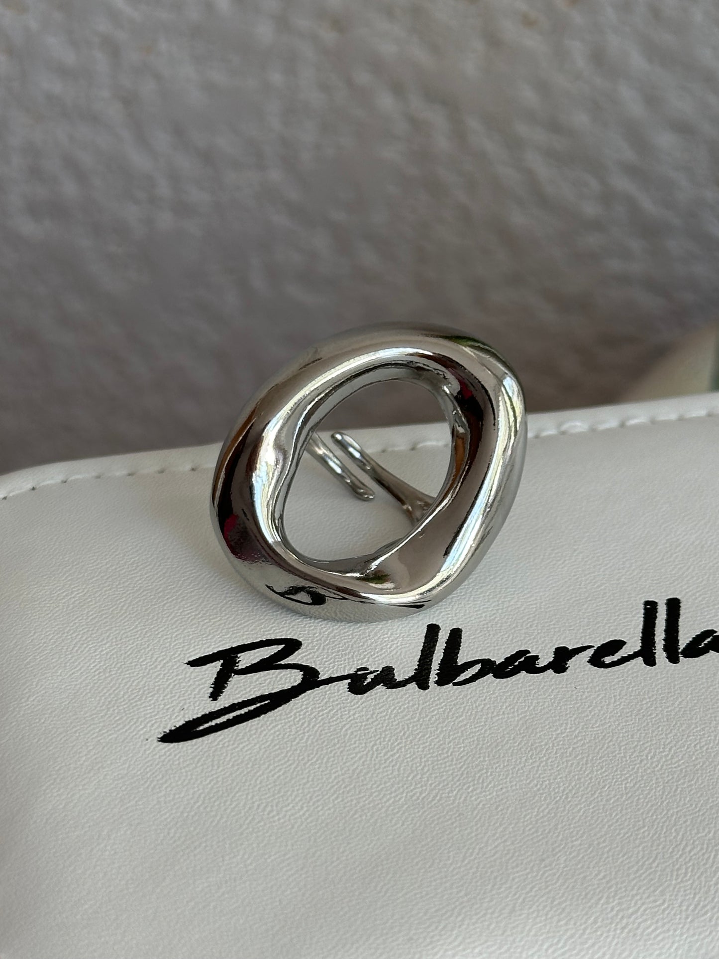 Anillo Capri