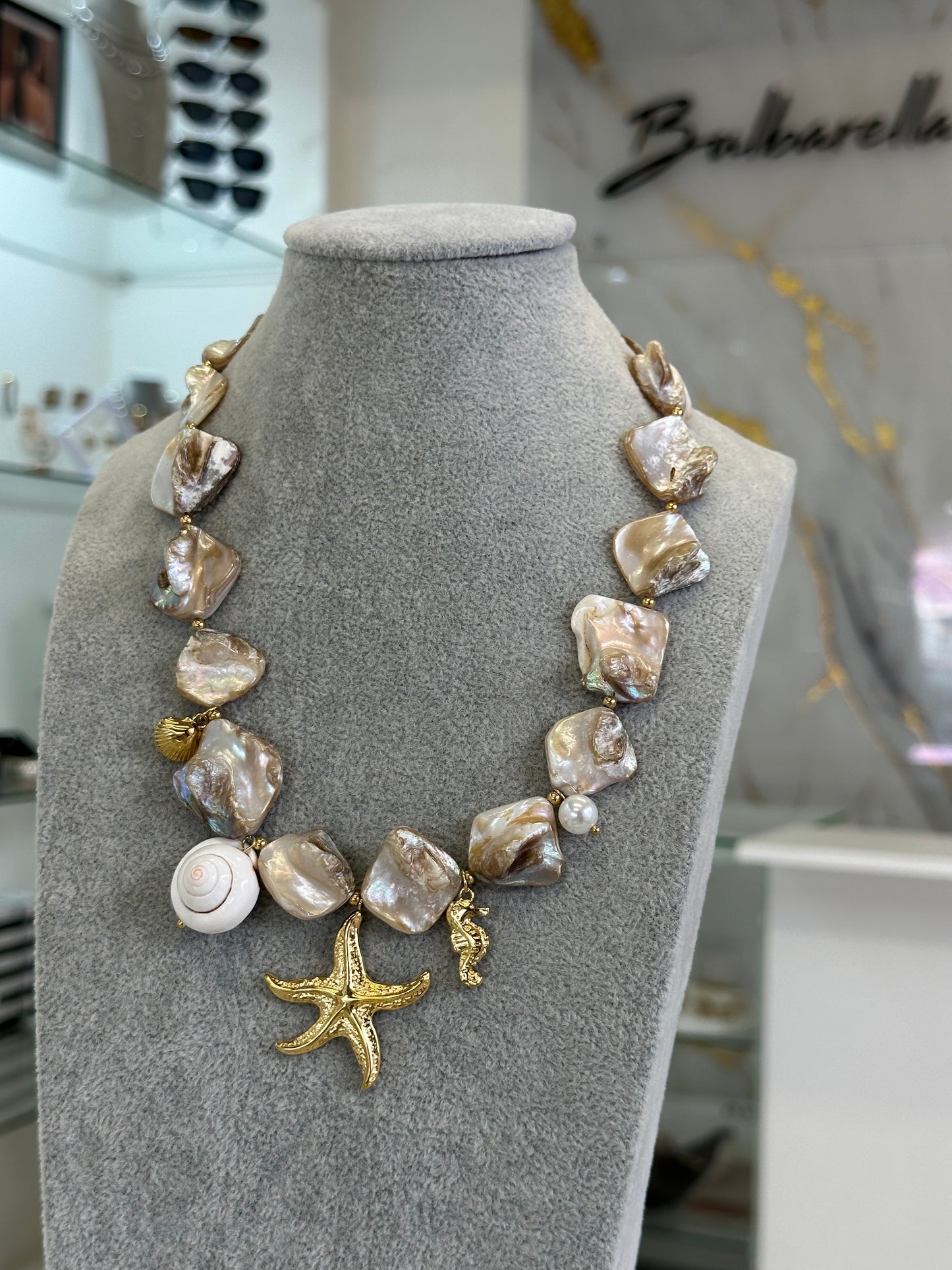 collar Kaimana