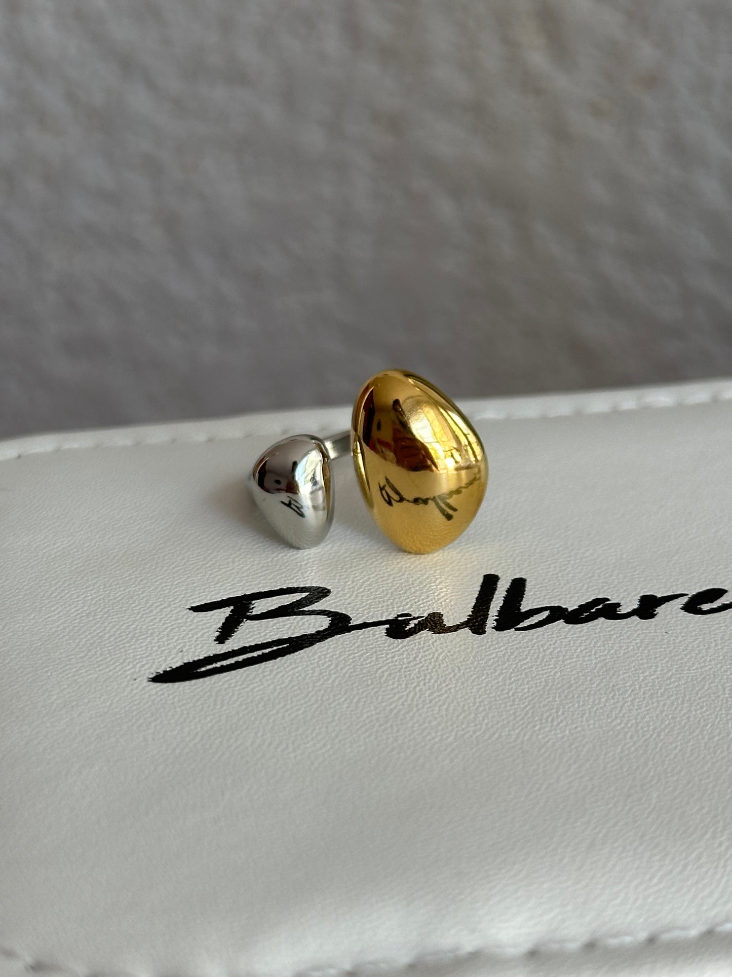 Anillo Bitono