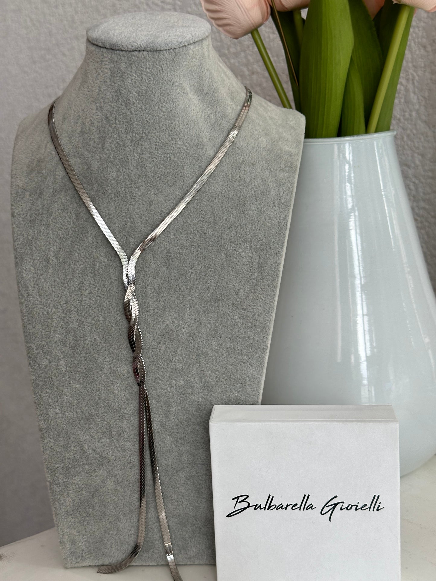 Collar corbatín Elián