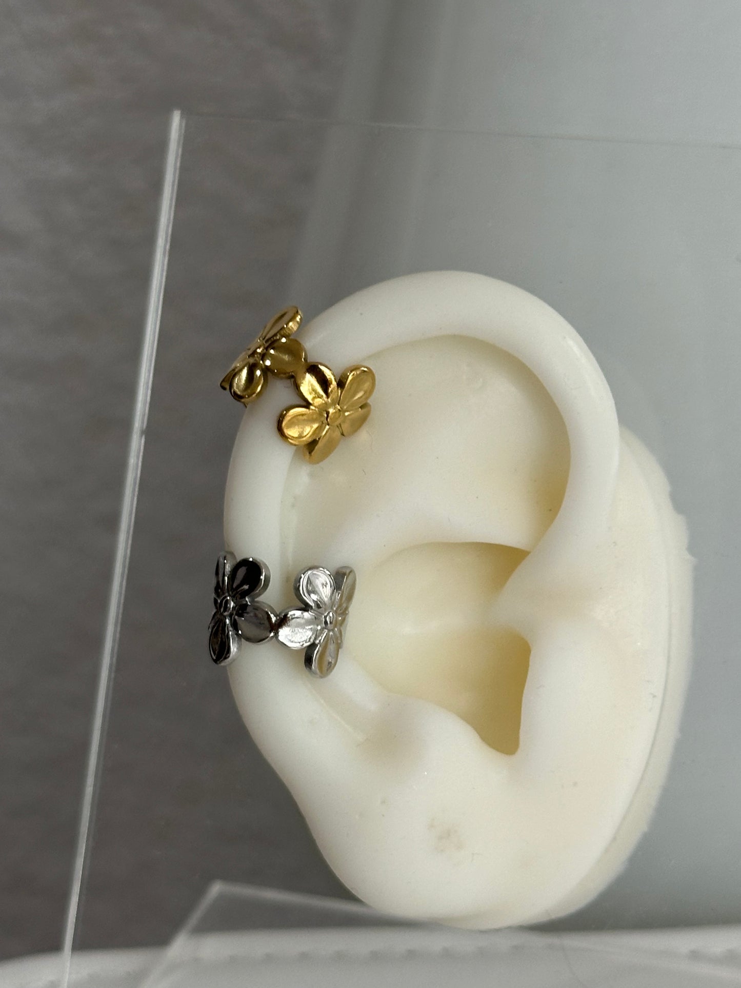 Ear cuff flor