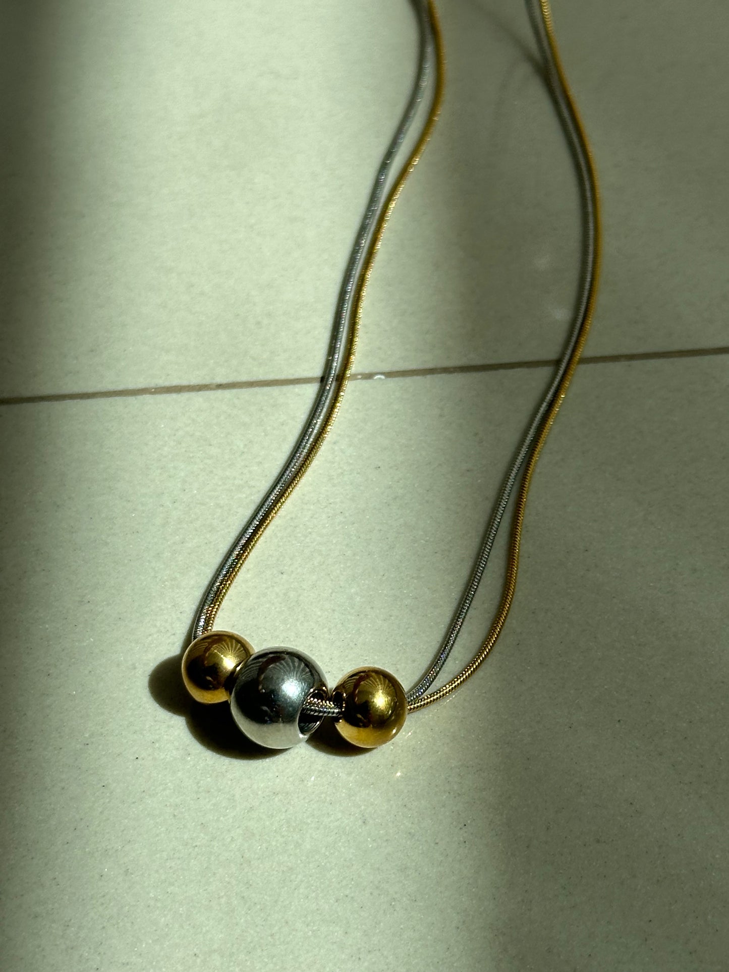 Collar Bicolor Bolas