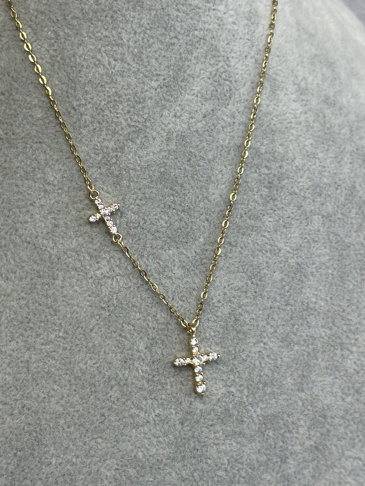 Collar cruz doble