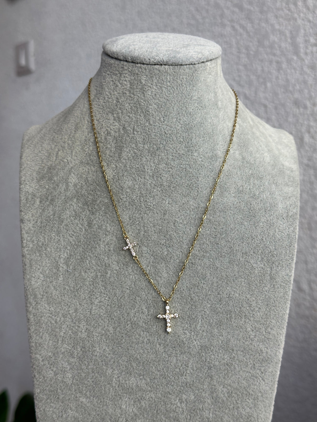 Collar cruz doble